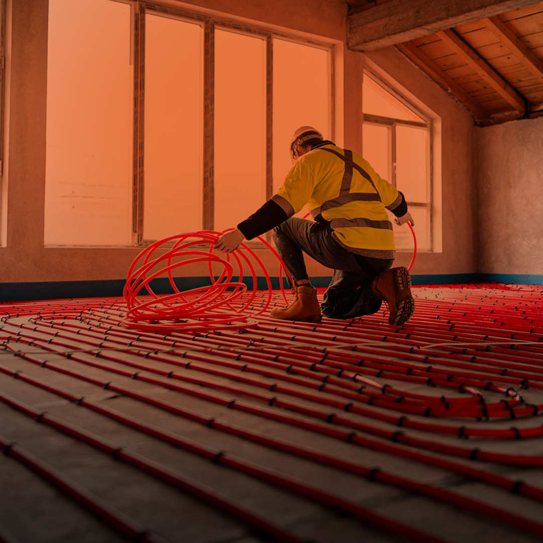 Lattialämmityksen asennus